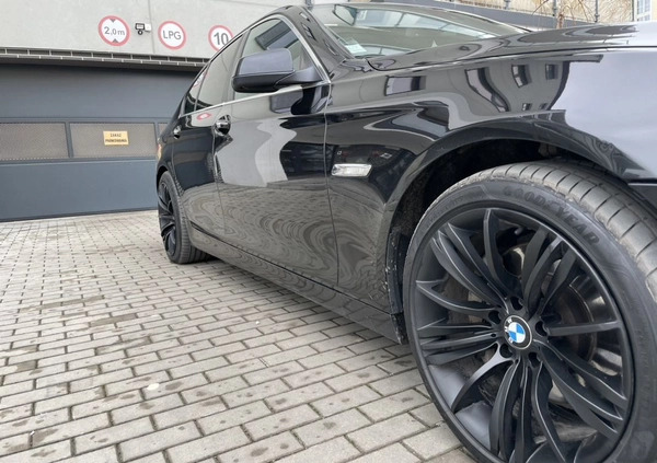 BMW Seria 5 cena 58900 przebieg: 211500, rok produkcji 2012 z Świecie małe 529